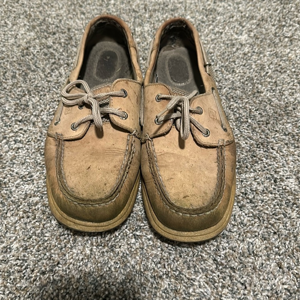 Used women’s Sperrys